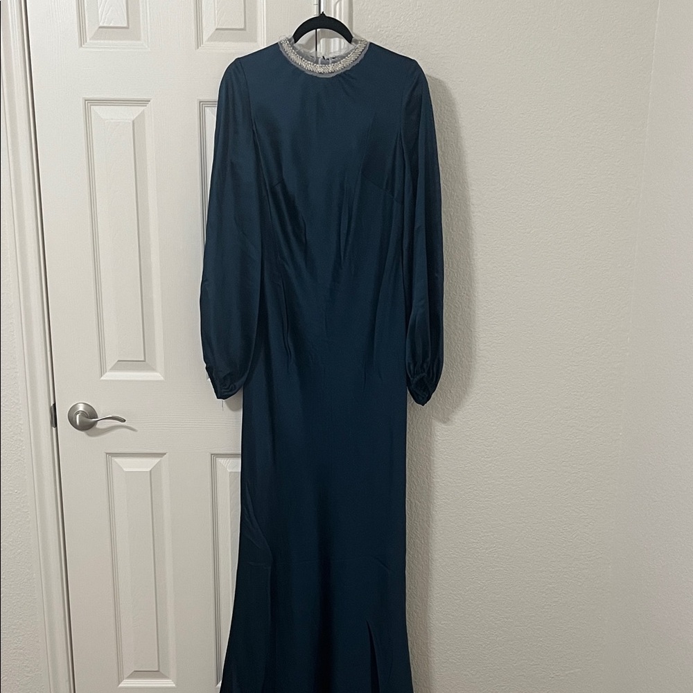 Chic Long Sleeve Teal Dress with Silver Neckline Accents